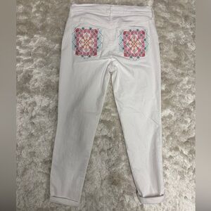 Unique Embroidered pockets Cotton Cropped Jeans. Like new: Misses Size 2/26
